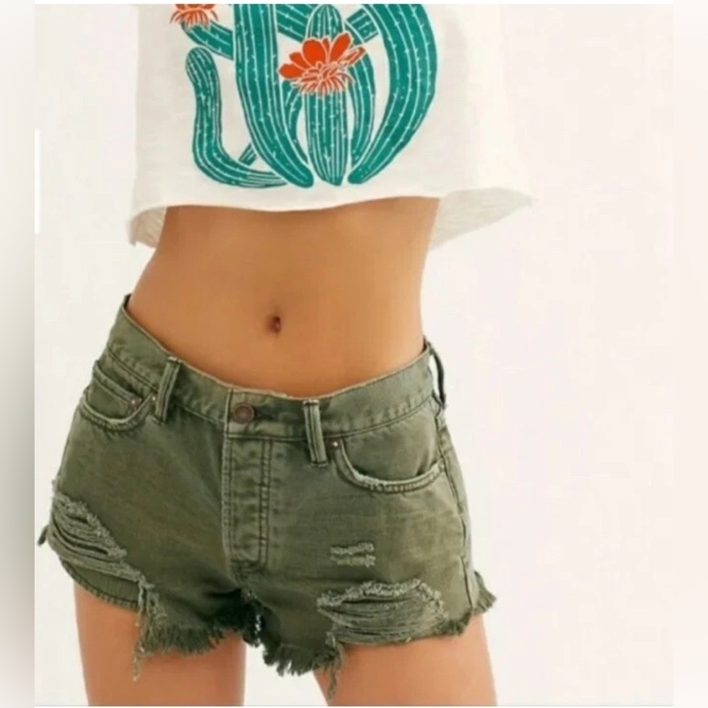 Free People Loving Good Vibrations Shorts in Sage size 2/24
